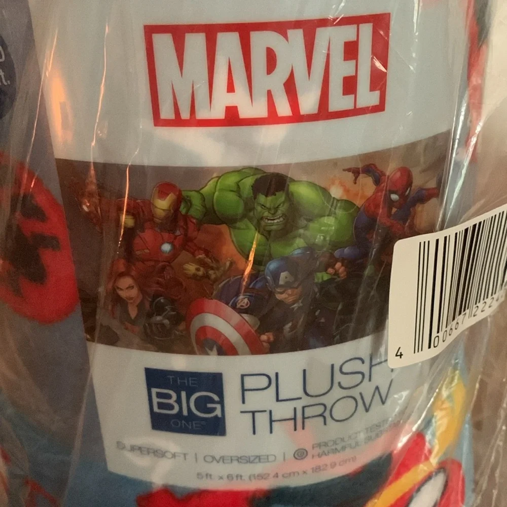 NWT The Big One Marvel Plush Throw Blanket Holiday Spiderman 5 ft x 6 ft Sealed